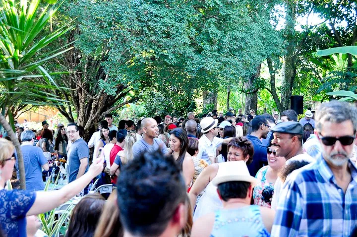 Domingo é dia de samba!