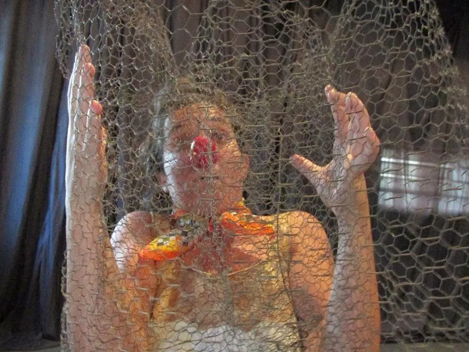 Último Tipo e {muitos} convidados