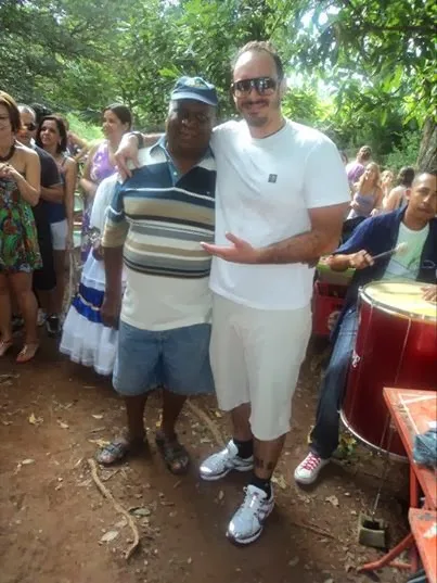 O samba amanheceu mais triste hoje.